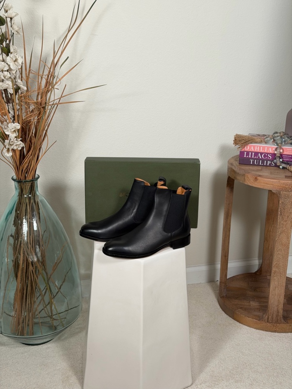 Beckett Simonon Black Women's Maeve Chelsea Booties - Picture 2 of 16